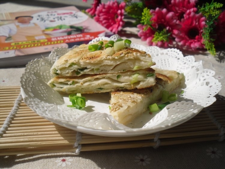 葱花饼好吃的做法,不用发面,开水一烫,层层酥脆,想做失败都难