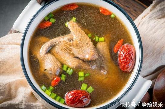  一鸽胜九鸡，鸽子汤怎样做才好喝试试此做法，肉嫩汤鲜，太香了