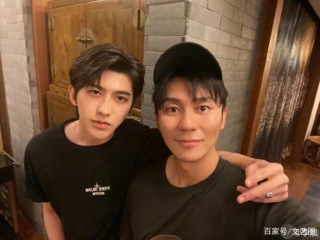 成员|跑男合照42岁李晨P图太猛比蔡徐坤还嫩,网友调侃滤镜比城墙还厚