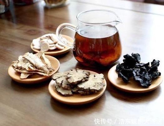 耳朵|气血不足，看头发、看眼睛耳朵、看嘴唇，四味中药补气养血显年轻