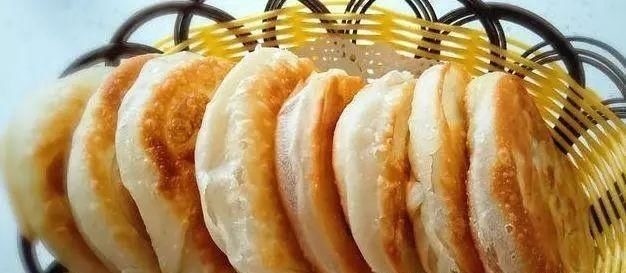 懒人早餐饼，手不沾面，一搅一卷下锅煎，松软又筋道，比油条好吃