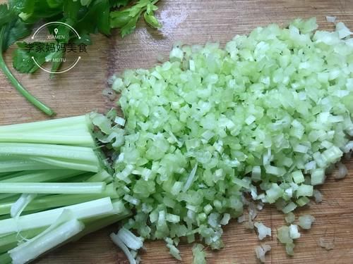 多汁|天冷，这种饺子馅是我家的最爱，鲜嫩多汁，早上来一碗，真暖和