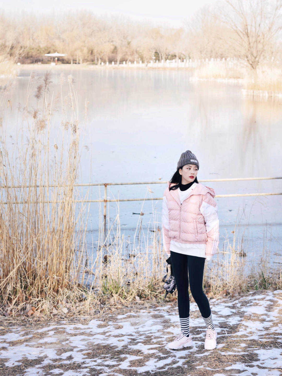 紧身裤|应对降温我有妙招!各种羽绒服穿搭分享,让你美得优雅