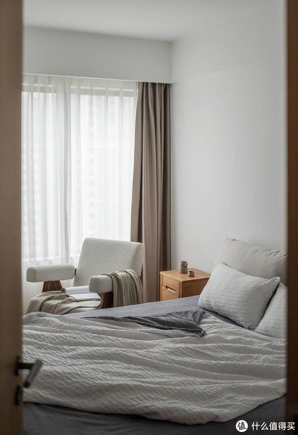 衣柜|成都夫妇155㎡的家，仅凭一个客厅就圈粉无数，不要电视墙太香了