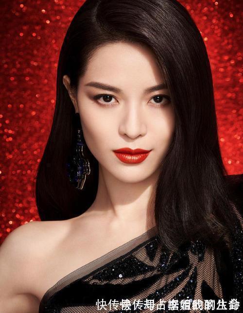 直发 普通女生脸上有3个特点,很适合微卷发,都不用去做发型了