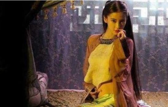 肚兜|古代的女性穿肚兜来遮羞,可内裤没发明之前,下身该穿什么呢