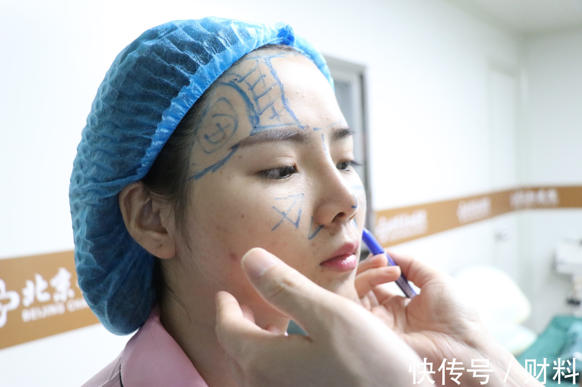 热拉提|又一“智商税”显现:成本40元却收费两三万?不少女性还愿意买单