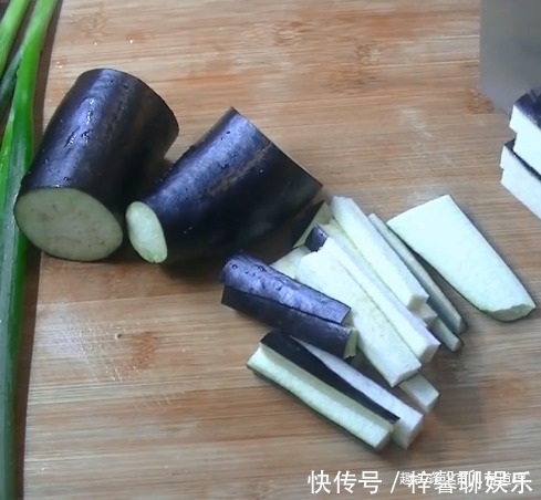 人体|一道开胃的下饭菜,10分钟就上桌,配上一碗米饭,越吃越香