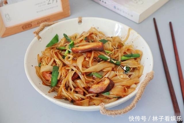 儿子|晒晒我家早餐,不必早起,做法简单5分钟,儿子连吃2大盘