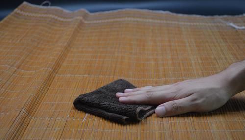 小苏打|不管凉席多脏多粘，只需喷一点它，凉席立马干净又清爽，都学学吧