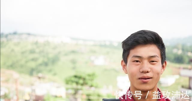 心理健康|高中男孩跳楼留下遗言妈妈的“鼓励”,让我太累