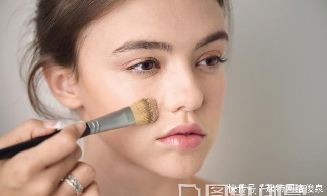 女人再懒也要学会化淡妆，按照这6步走，简单易上手，为颜值加分