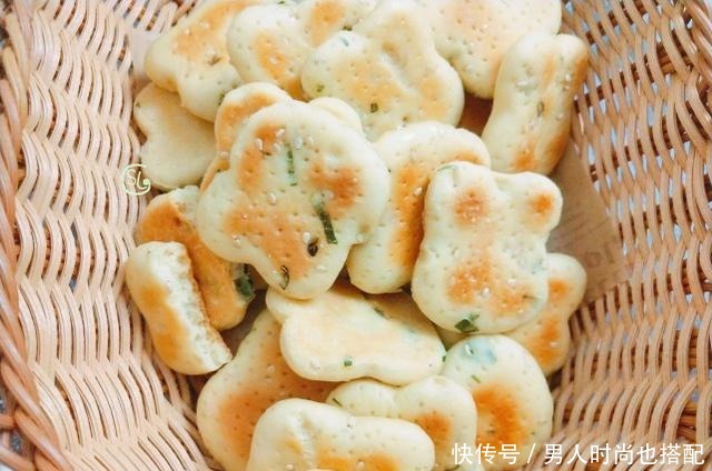 自从学会这个小饼,早餐和零食不发愁,做法简单又解馋,孩子爱吃!