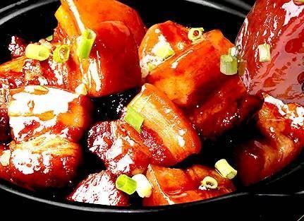 几道满满都是家常的味道,闻着就很香诱人,味道很鲜美非常下饭