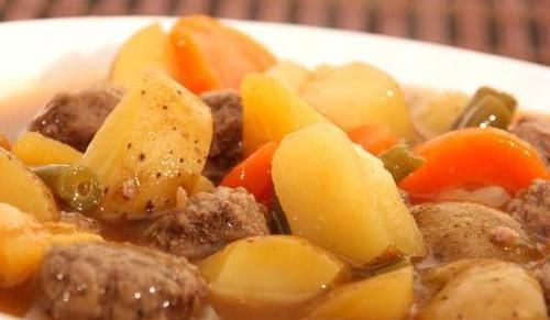 家常炖牛肉，总是炖不烂？试试多加2种料，牛肉软烂入味，不塞牙