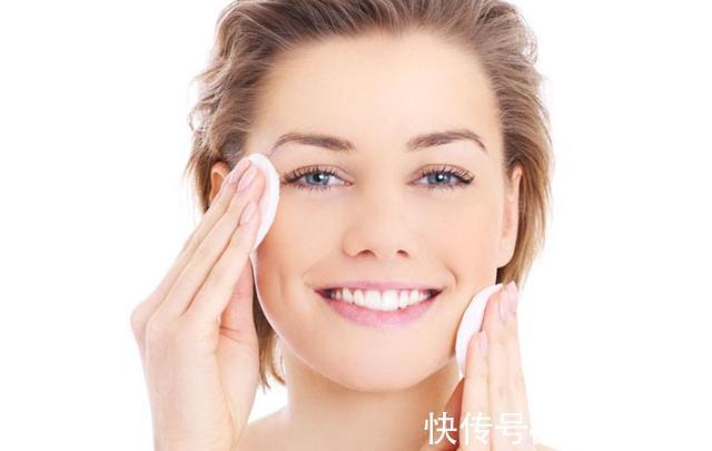 俗气|过了30岁的女人化妆时,注意避开这些误区,不然的话既显老又俗气