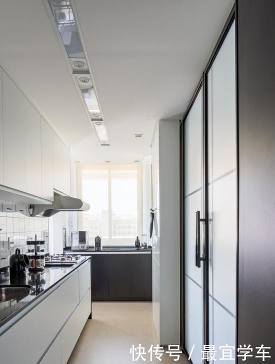 二三十平|原来厨房还能装这种推拉门,一打开就藏在墙里隐形起来了,不占地!