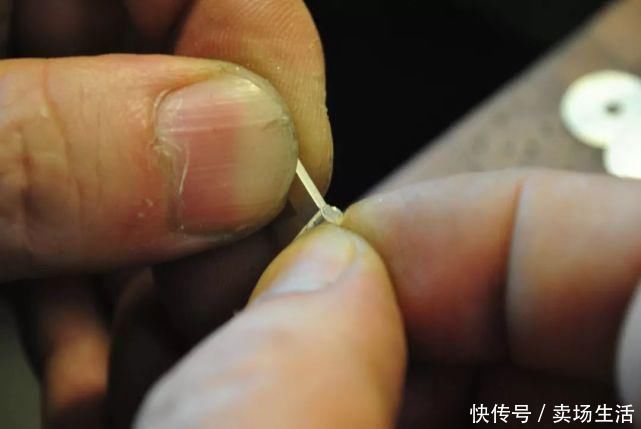 这件暗藏机关的项链，又变手链的可拆搭扣