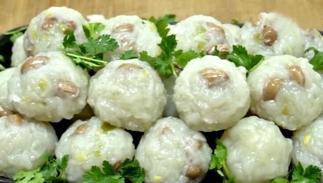 丸子这样做最好吃,不放面粉不加水,鲜嫩又营养,我家2天做一回