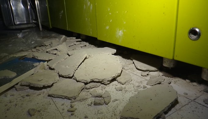 天花板|轰隆一声！住户正在厨房做饭，没想到经历了一场“历险记”