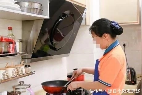 奖励|家里请保姆后，宝宝一个月瘦15斤，父母一查监控，奖励保姆3万元