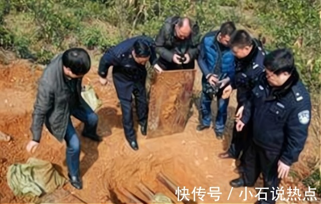 湖北老农家里祖坟突冒青烟,专家赶到现场