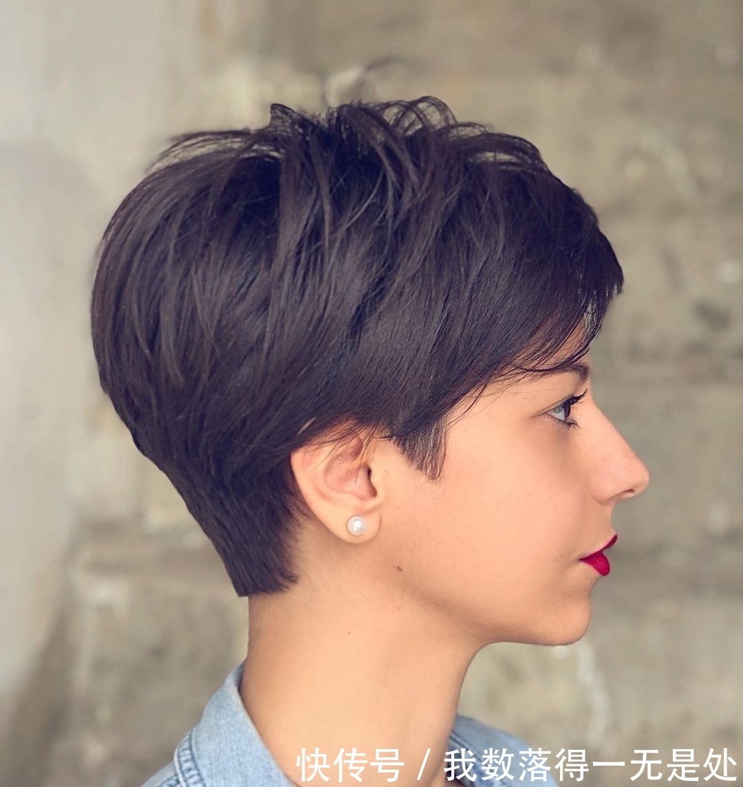 发型|这16款发型很受欢迎,立体瘦脸又解暑,越来越多女性这样剪