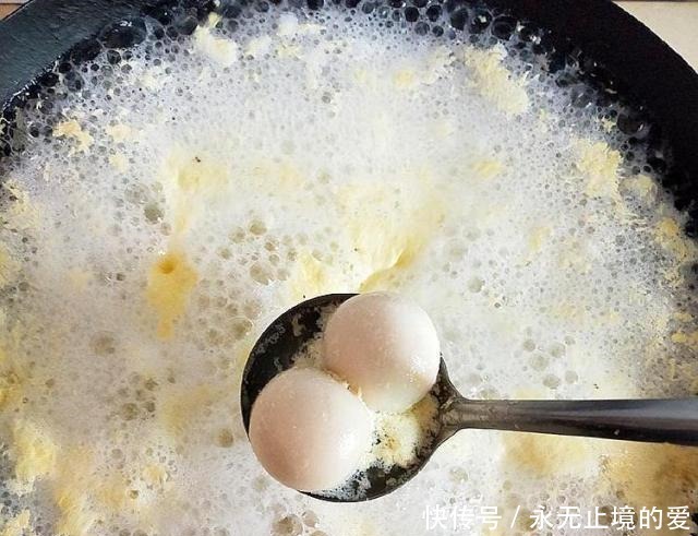 它是“穷人的阿胶”,女人每天吃1碗,补血益气,小脸红润气色好!