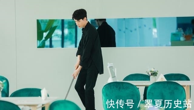 中餐厅5|《中餐厅5》:厨房遇暴雨一角塌陷,龚俊摔倒,张亮从楼梯上摔来