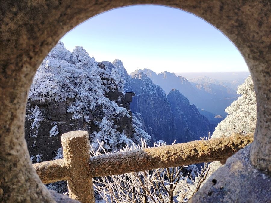 黄山风景区|零下10．3℃ 安徽黄山现大面积雾凇景观