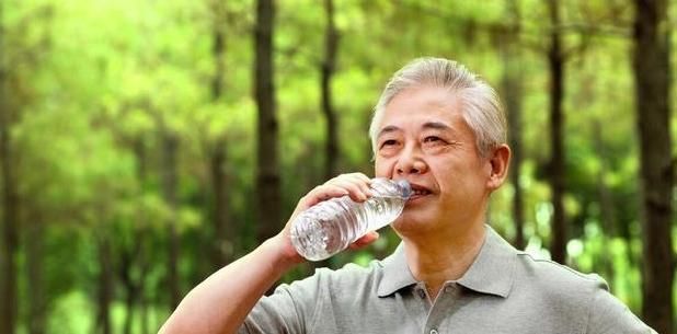 入秋后,是心脏病的高发期,少碰3物,坚持4事,心脏强壮人健康