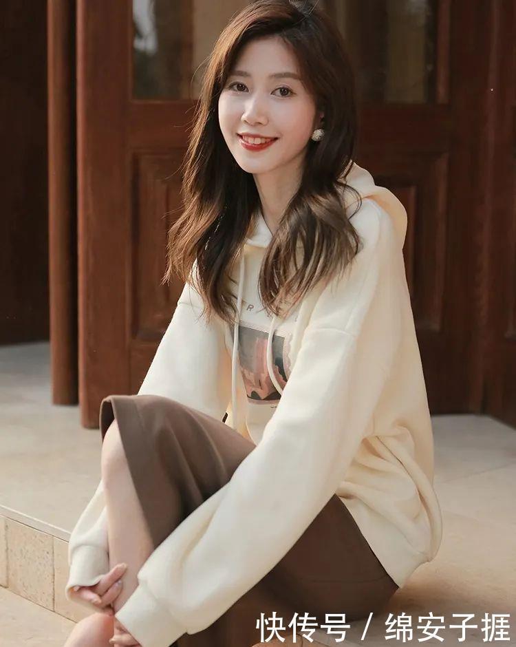 冬季卫衣穿搭,时尚又保暖!