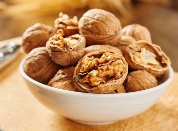 核桃|孕期反应很难受,适合孕妇的5种食物,可防孕吐、缓解孕期不适!