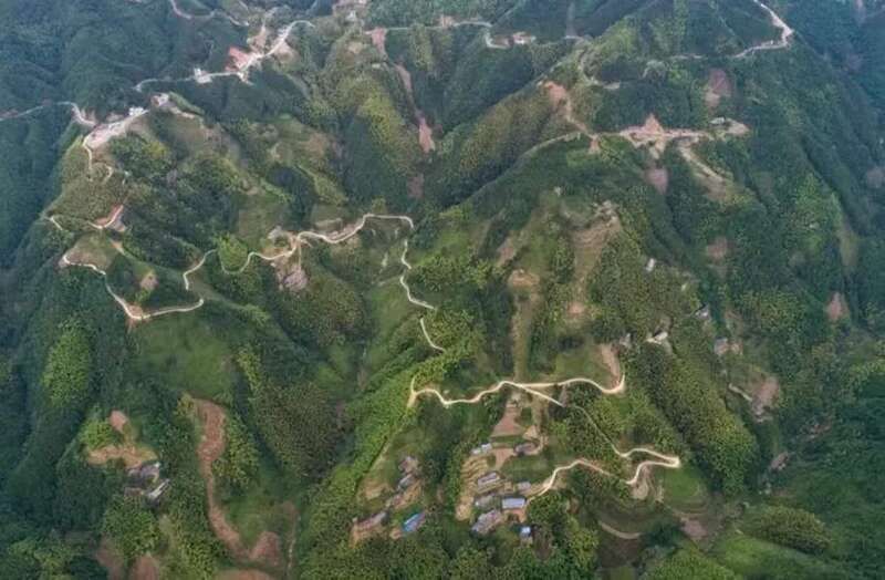 璜尖天路|行“天路”探秘境：皖浙1号旅游风景道开通