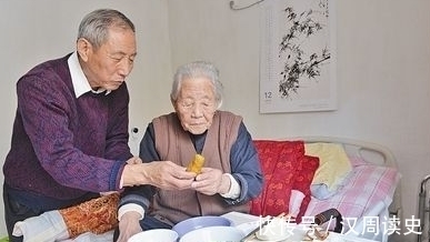 长寿体|老人高龄110岁,原因只在一个字?饿肚子还能饿出长寿体?