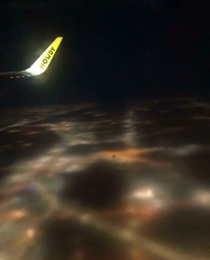 笑脸&一组让人以为是PS出来的真实场景,天上的笑脸表情是谁发出来的?