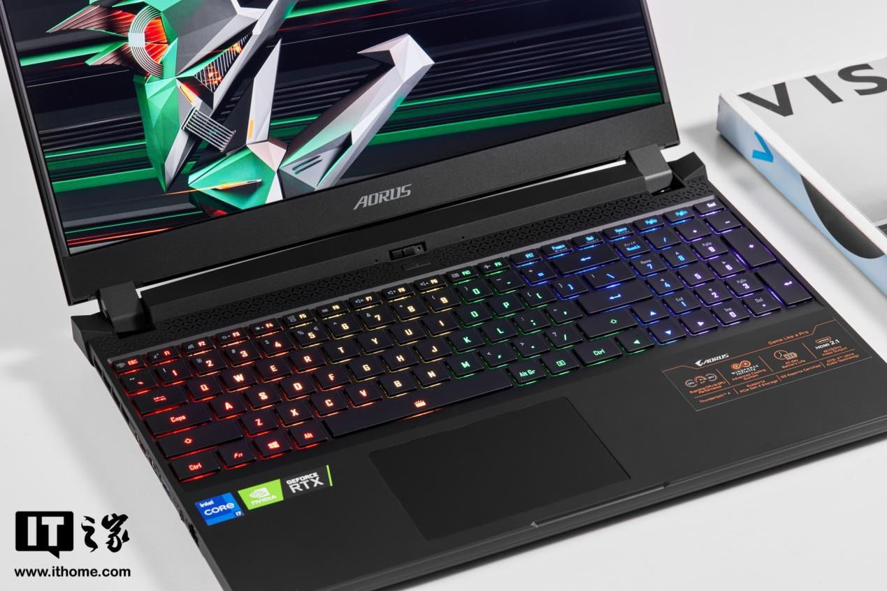 AORUS 15P XD 游戏本评测：300Hz 高刷，电竞级性能释放