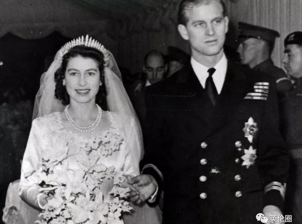 仇恨|93岁的女王,今天也是拉仇恨的一天呢!