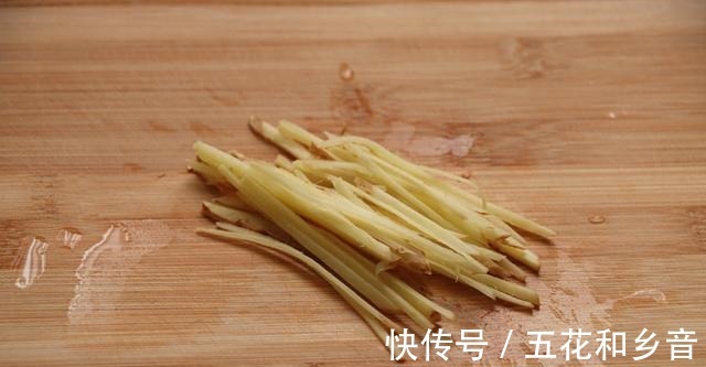 冬季,把红枣和生姜一起煮,没想到这么厉害,很多人不懂有啥用!