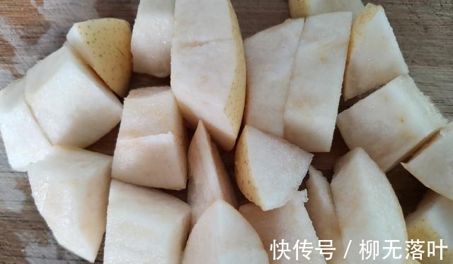 夏秋|夏秋交替,多忙都要常喝汤,雪梨和山楂搭配,润肺清燥又开胃!