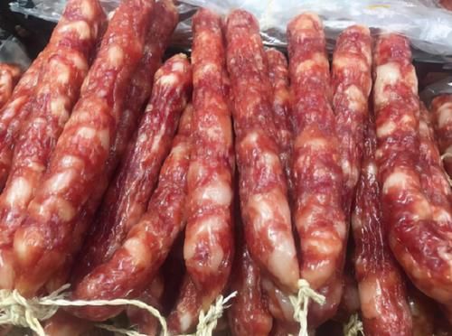 保存香肠，有人直接冻，有人蒸熟后再冷冻，都不对！这么做才正确