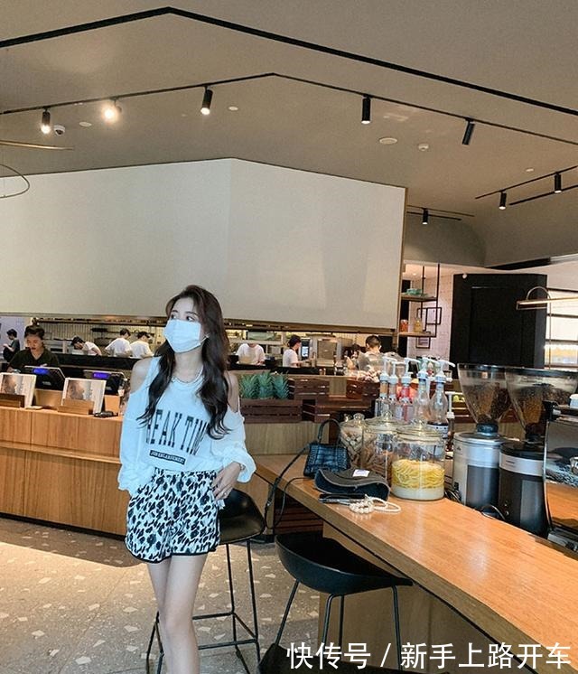 性感 日常穿搭连家长都不觉得露的穿搭,知性中透露着一点小性感!