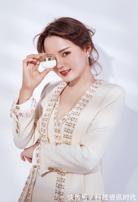 刘莹|微商小白一个月进账80万，全靠她背后的老师杨洋大嫂