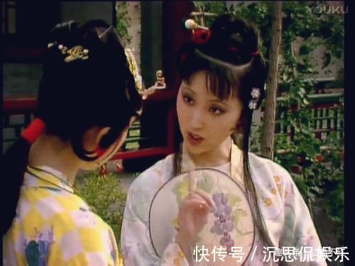 王熙凤&林黛玉初入贾府时,对赵姨娘爱答不理,为何后来却对其敬爱有加