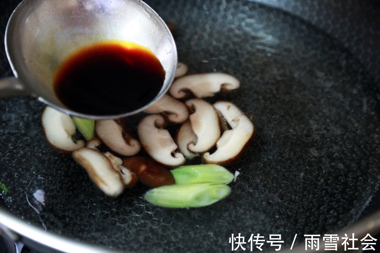 木耳|清血养胃的香菇木耳白菜豆腐汤,美味可口,营养健康