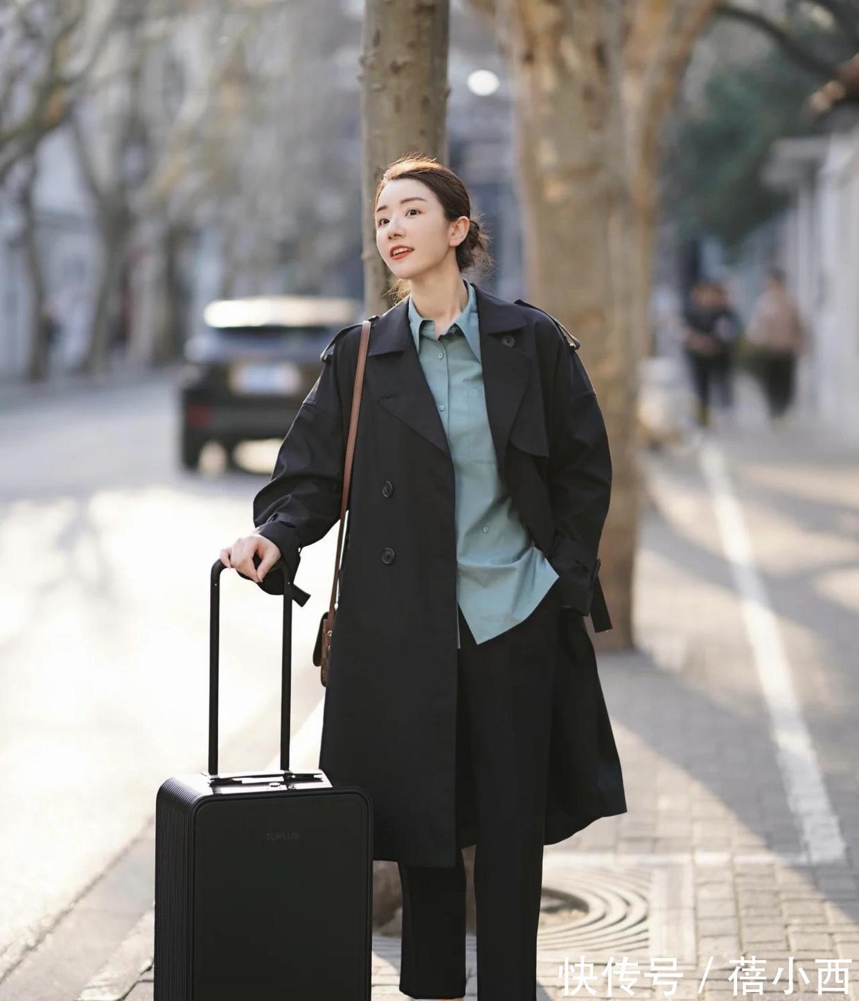 小蛮腰 今年“风衣”才是最in的存在,搭配小黑裤、半身裙,显瘦又显高