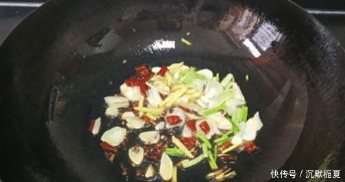  包菜才会更加|炒包菜时，包菜不要直接下锅炒！很多人不懂，难怪不好吃