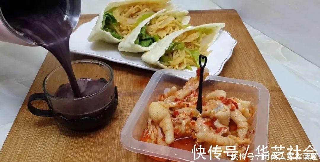 面团|烙饼这样做才好吃，不包油酥不刷油，个个鼓泡起层，比鸡蛋饼好吃