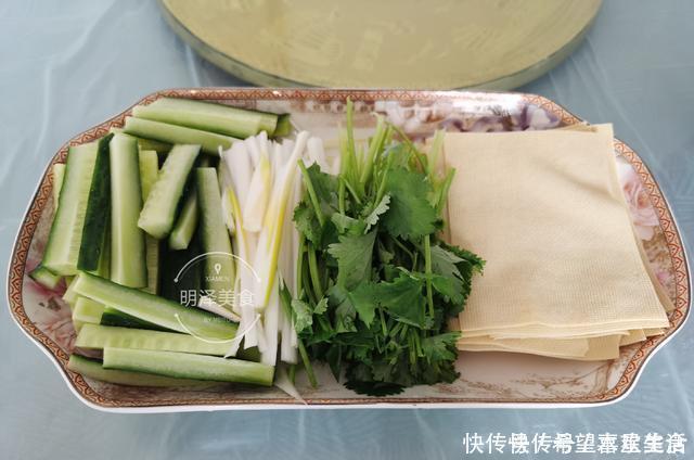 请朋友在家吃饭,花150元做了六道菜,去餐馆吃最少要几百元