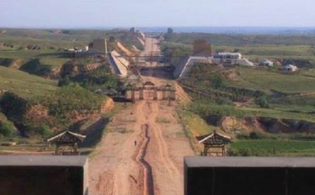 寸草不生|秦始皇修建的秦直道,历经两千年却寸草不生,到底用了什么技术?